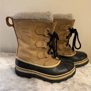 Youth Sorel Caribou Boots - Size 2